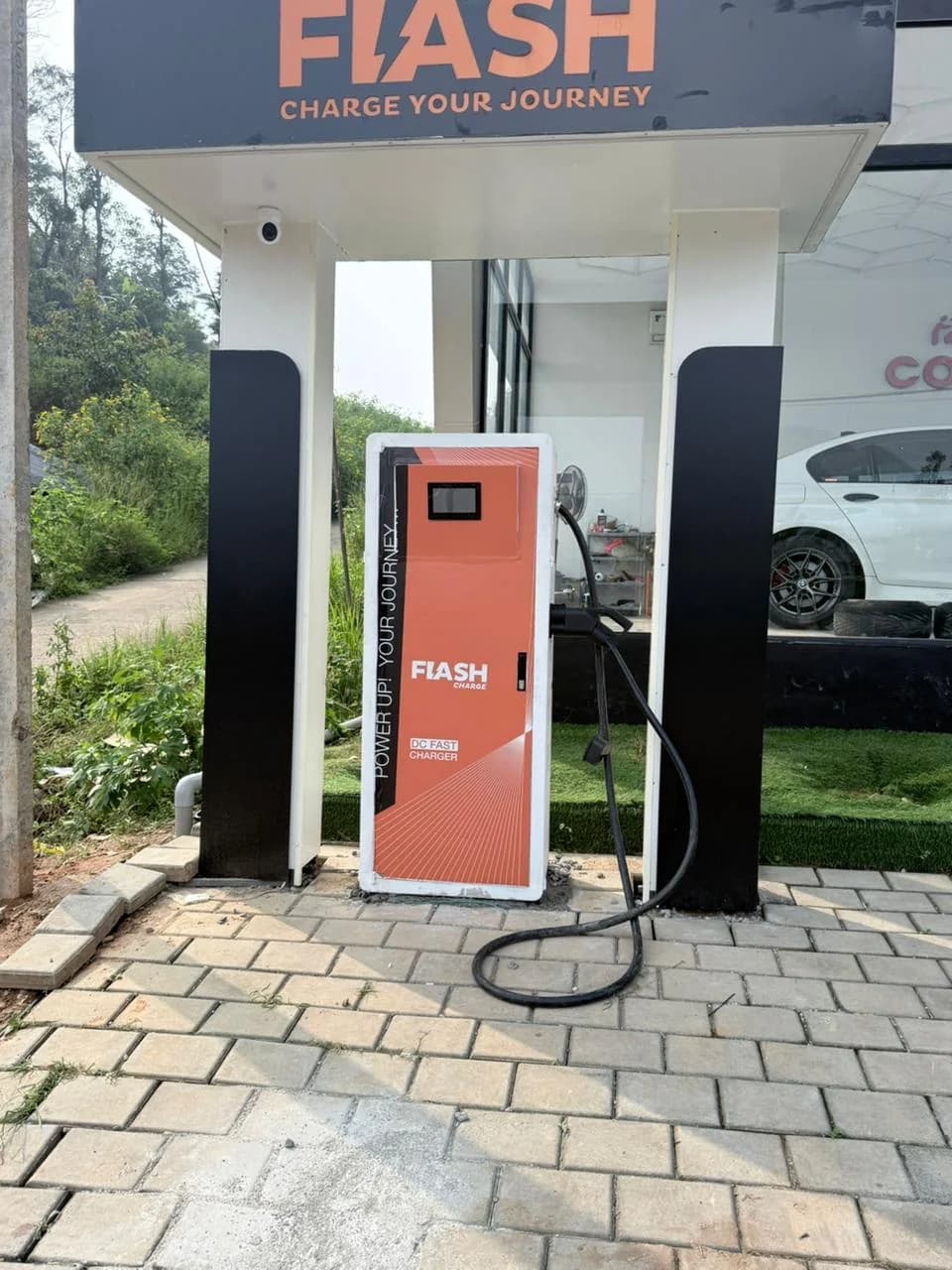 Flash Charge EV Charging Image Flash Charge EV charging gallery image